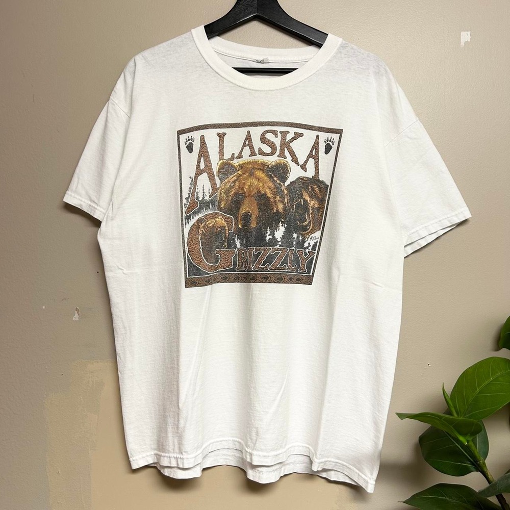 Vintage Alaska Grizzly Bear Nature Shirt Mens XL White 2000s Graphic Tee